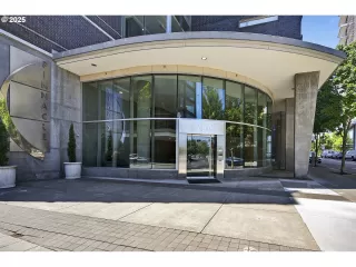 Photo #2: 530767960 Listing