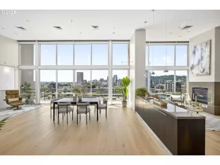 Photo #6: 530767960 Listing