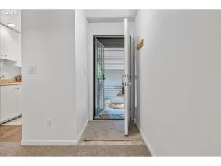 Photo #3: 531066051 Listing