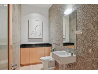 Photo #6: 531728626 Listing