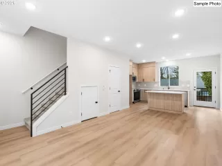 Photo #2: 532235338 Listing 