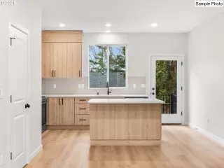 Photo #3: 532235338 Listing 