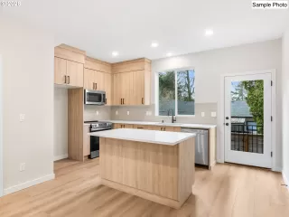 Photo #4: 532235338 Listing 