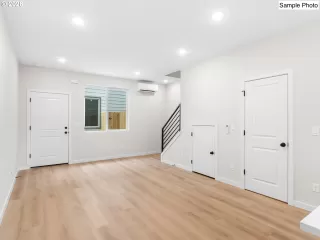 Photo #5: 532235338 Listing 