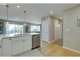 Photo #4: 532852442 Listing 