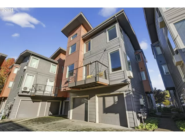 MLS: 533004648 Condo For Sale