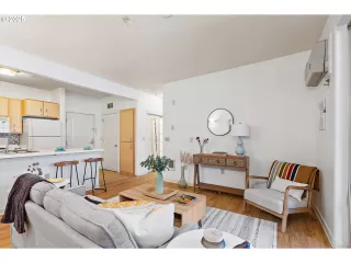 Photo #4: 533014964 Listing