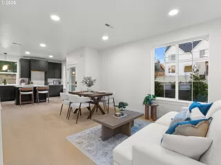 Photo #6: 533223526 Listing 