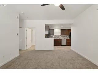 Photo #5: 534605552 Listing