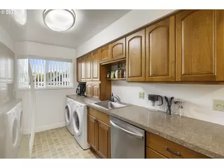 Photo #3: 536609193 Listing 