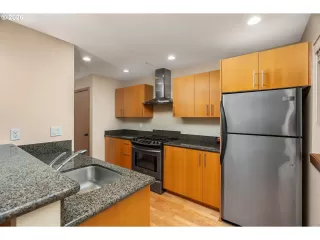 Photo #4: 536755793 Listing 