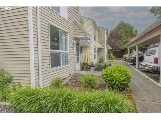 Photo #4: 536915564 Listing