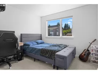 Photo #4: 536923347 Listing