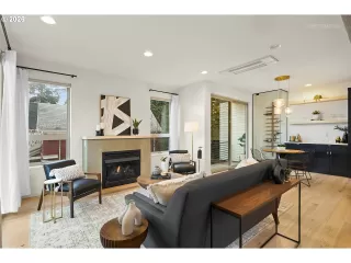 Photo #5: 537500160 Listing