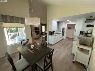 Photo #3: 537762746 Listing