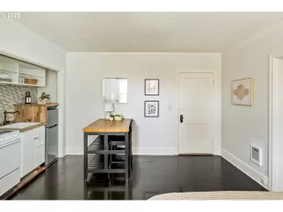 Photo #2: 537802277 Listing