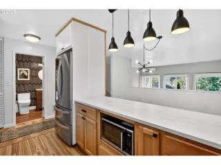 Photo #2: 538516871 Listing