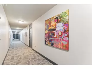 Photo #4: 538655881 Listing