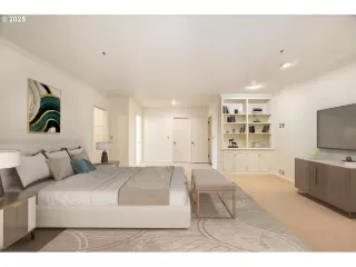 Photo #2: 539116095 Listing