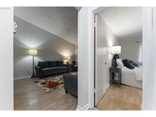 Photo #5: 539186737 Listing