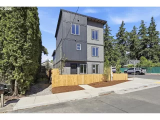 Photo #3: 540733093 Listing