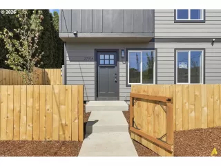 Photo #4: 540733093 Listing