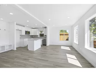 Photo #6: 540733093 Listing