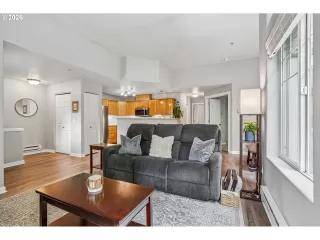 Photo #3: 540966337 Listing