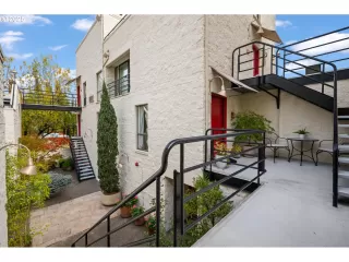 Photo #1: 542500504 Listing