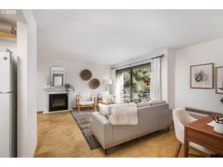 Photo #5: 542500504 Listing