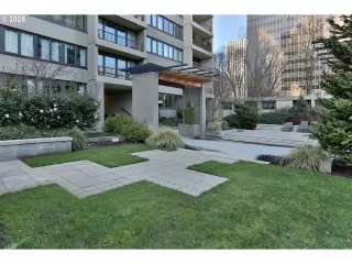 Photo #2: 542880696 Listing