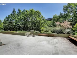 Photo #4: 542880696 Listing