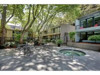 Photo #6: 542880696 Listing