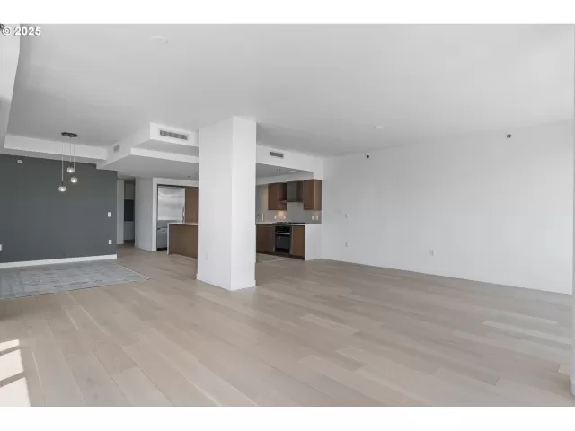 MLS: 543233552 Condo For Sale