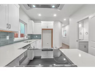 Photo #5: 544199685 Listing