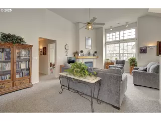 Photo #4: 545087363 Listing