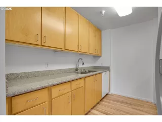 Photo #5: 546267280 Listing