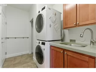 Photo #1: 546306325 Listing
