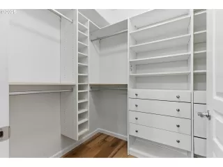 Photo #3: 546306325 Listing