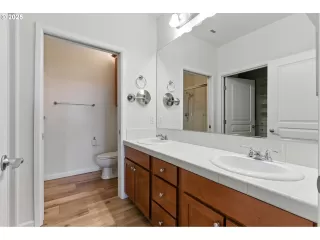 Photo #4: 546306325 Listing