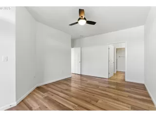 Photo #5: 546306325 Listing