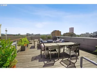 Photo #5: 547153367 Listing