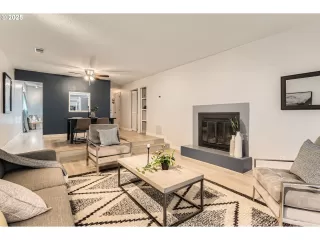 Photo #5: 547497758 Listing