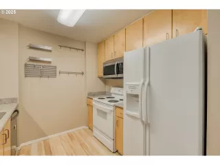 Photo #3: 547562867 Listing