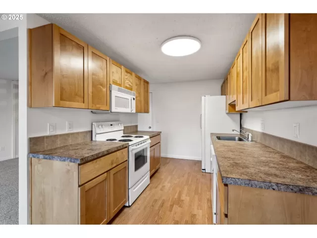 MLS: 547590249 Condo For Sale