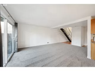 Photo #1: 547590249 Listing