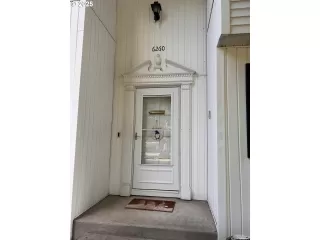 Browse active condo listings in MOUNT VERNON VILLAGE