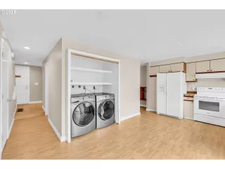 Photo #2: 547756714 Listing