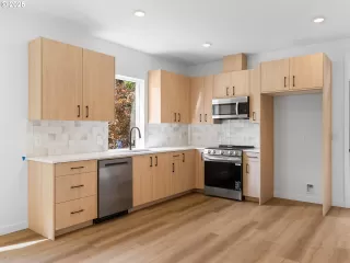 Photo #2: 548132318 Listing