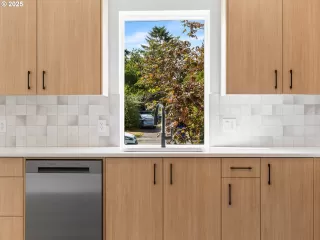 Photo #4: 548132318 Listing